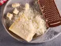 Jakim serem zastąpić parmezan? Odkryj najlepsze alternatywy smakowe