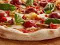 Jak zrobić cienkie ciasto na pizzę, aby uniknąć grubych placków