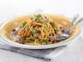 Szybkie i proste spaghetti z tuńczykiem, które zaskoczy smakiem