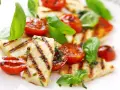 Jak zrobić ser halloumi na grillu, aby był idealnie chrupiący i smaczny