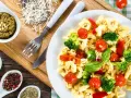 Jak zrobić sałatkę z tortellini, która zachwyci każdego gościa