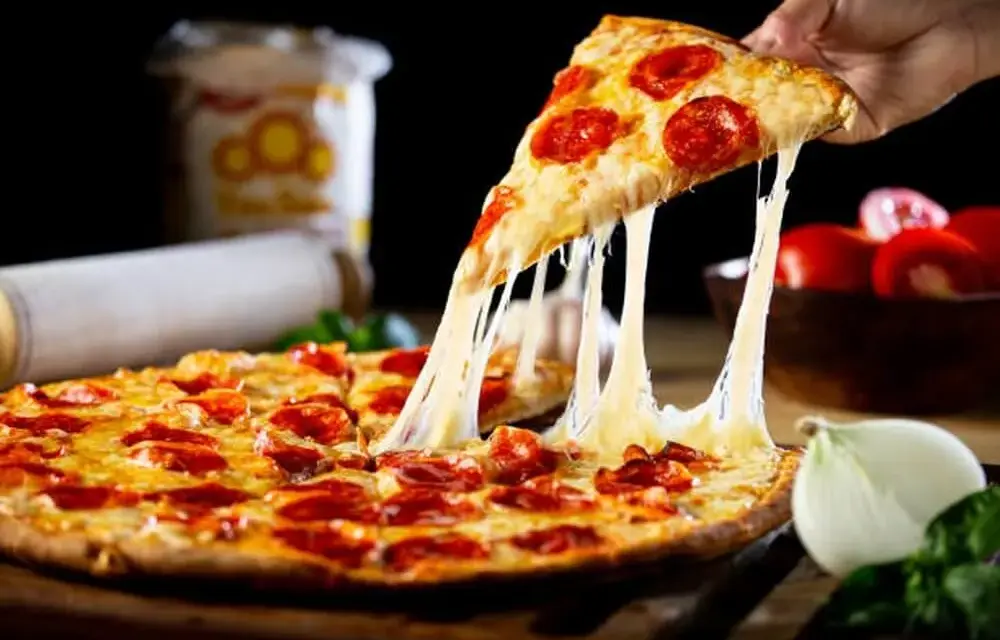 Jaki ser do pizzy? Odkryj najlepsze smaki i połączenia serów