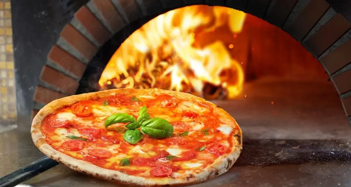 Ile waży pizza 32 cm? Odkryj zaskakujące różnice w wadze