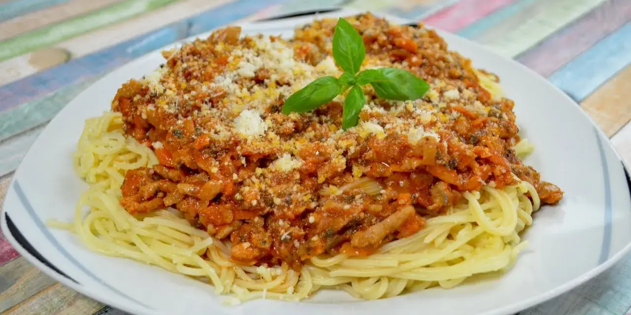 Jak się pisze spaghetti? Unikaj najczęstszych błędów w pisowni