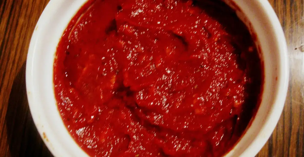 Jak się robi sos do pizzy - proste przepisy na pyszny smak