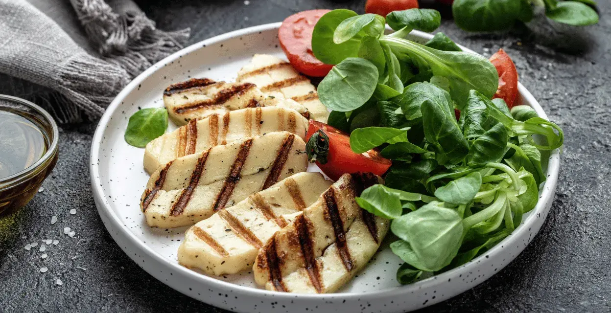 Halloumi z czym podać, aby zachwycić smakiem i aromatem?