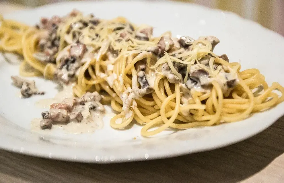 Proste i smaczne spaghetti z pieczarkami, które pokochasz