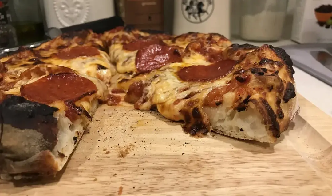 Jak się pisze pizza? Poznaj poprawną pisownię i wymowę tego słowa