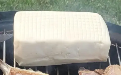 Czy halloumi ma laktozę? Sprawdź, czy możesz jeść ten ser bez obaw