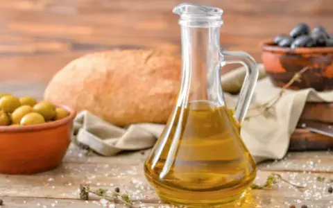 Ile oliwa ma kalorii? Odkryj, jak wpływa na Twoją dietę