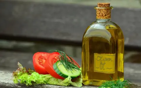Ile kcal ma oliwa z oliwek? Zaskakujące wartości kaloryczne!