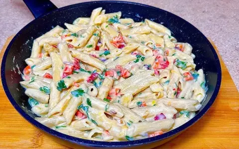 Prosty sos do spaghetti bez mięsa, który zachwyci Twoje kubki smakowe