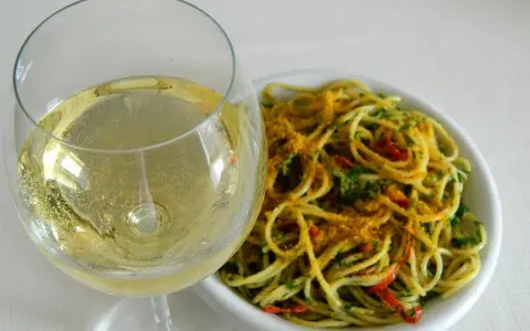 Wyjątkowy przepis na spaghetti z bottargą, który zachwyci każdego smakosza