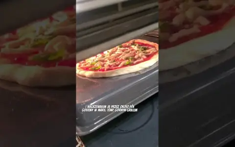Jak długo piec spód do pizzy, aby uniknąć niedopiekania?