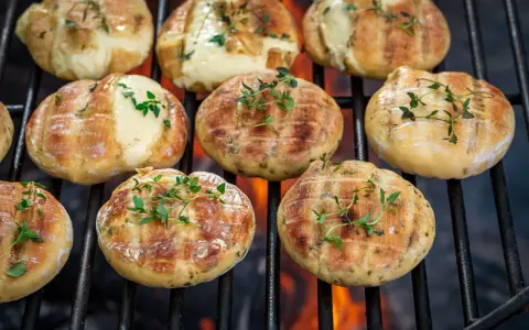 Ser halloumi z czym podawać – wyjątkowe połączenia, które zaskoczą