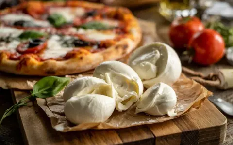 Jakie składniki na pizzę? Odkryj najlepsze połączenia i triki