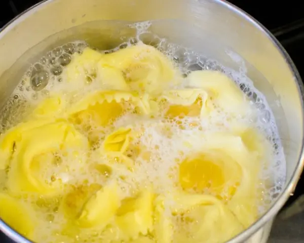 Ile gotować makaron, aby zawsze był idealnie al dente?