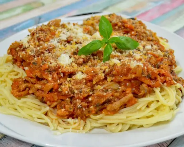 Jak się pisze spaghetti? Unikaj najczęstszych błędów w pisowni