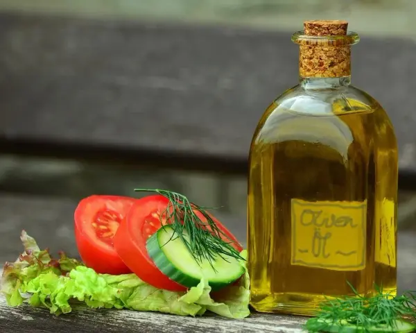 Ile kcal ma oliwa z oliwek? Zaskakujące wartości kaloryczne!