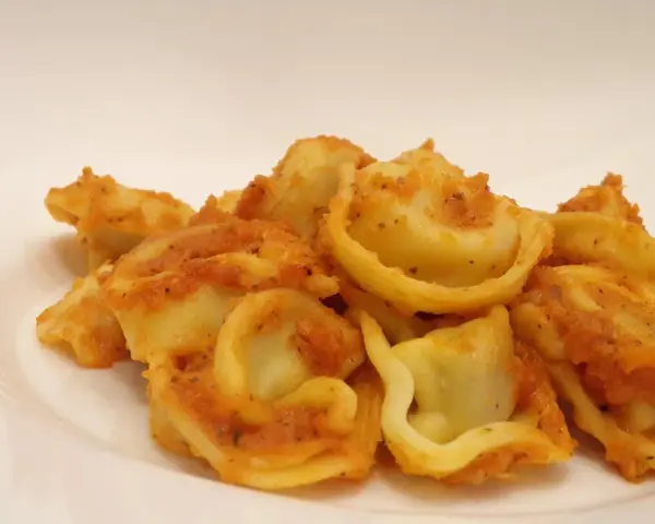 Ile gotować tortellini, aby uzyskać idealną konsystencję?