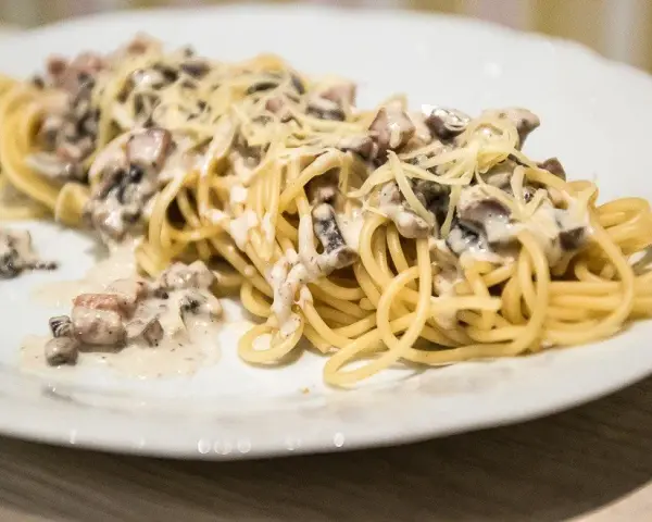 Proste i smaczne spaghetti z pieczarkami, które pokochasz