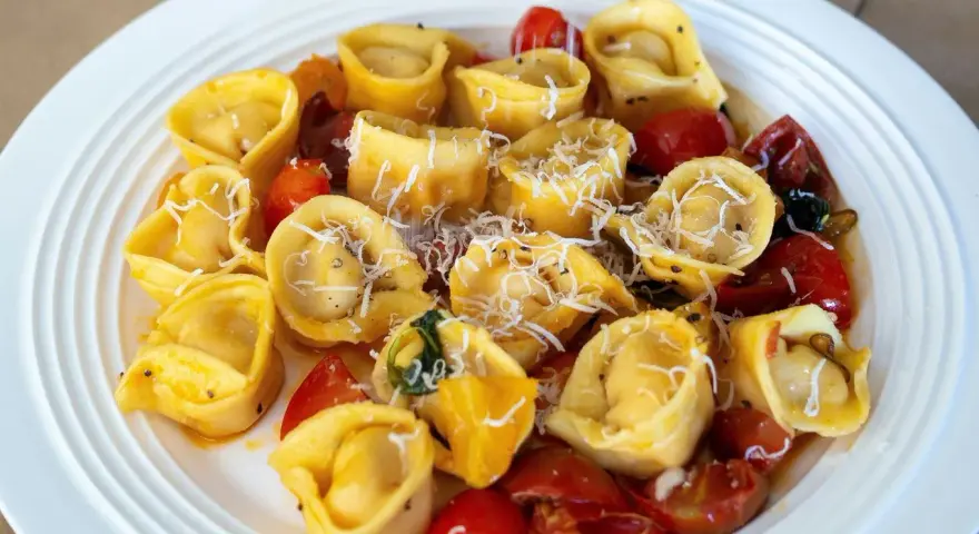 Jak zrobić tortellini w domu - prosta receptura krok po kroku