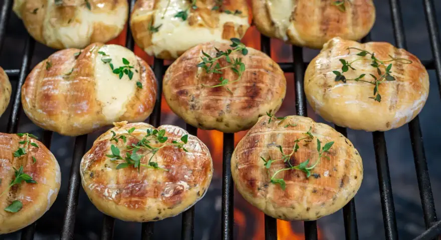 Ser halloumi z czym podawać – wyjątkowe połączenia, które zaskoczą