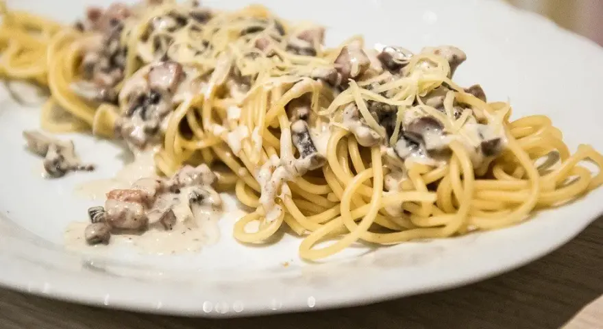 Proste i smaczne spaghetti z pieczarkami, które pokochasz