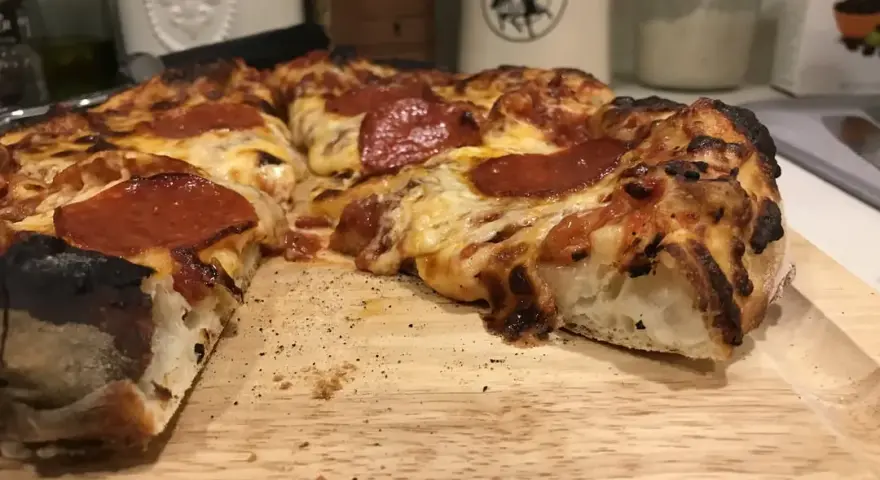Jak się pisze pizza? Poznaj poprawną pisownię i wymowę tego słowa