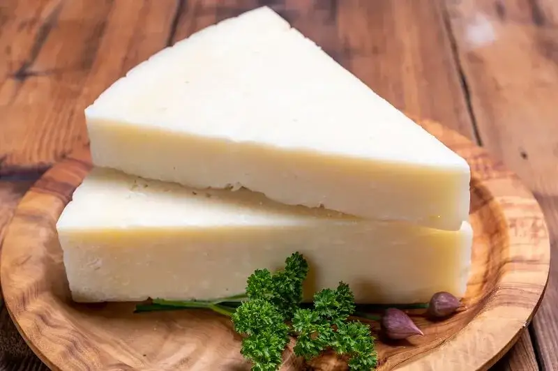 Zdjęcie Parmezan czy Grana Padano: Kluczowe różnice, które musisz znać