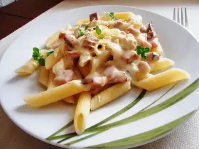 Szybkie i smaczne dania z makaronem penne, które zachwycą każdego