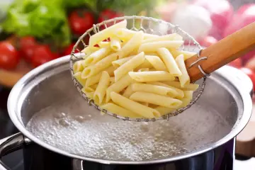 Jak ugotować makaron idealnie al dente - unikaj tych błędów